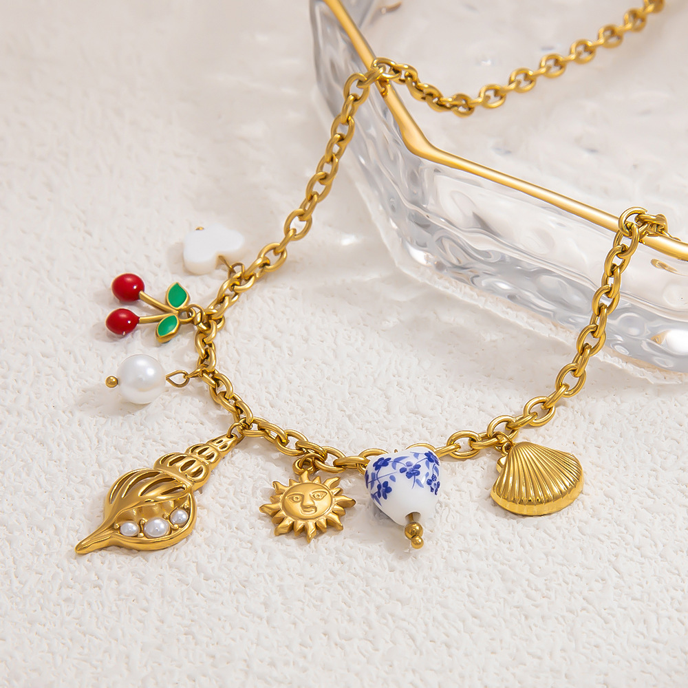 PVD Coated Stainless Steel Pendants Heart Shape 304 Stainless Steel Hip-Hop Vintage Style Waterproof Non Tarnish Earrings Necklace display picture 9