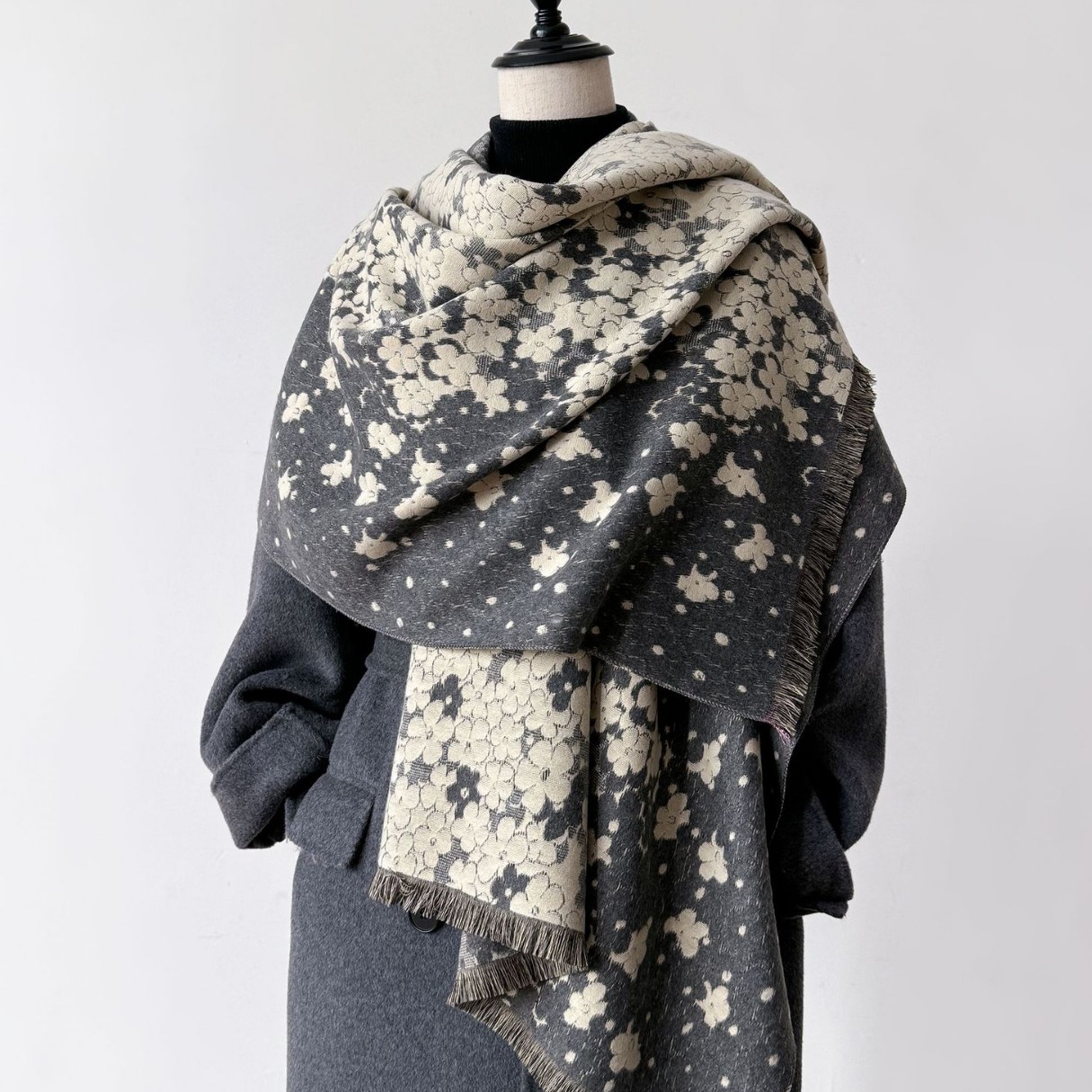 flores cortas de otoño y invierno coreano estilo simple y versátil damas de doble cara imitación de cachemira bufandas calientes temperamento chal grueso babillo