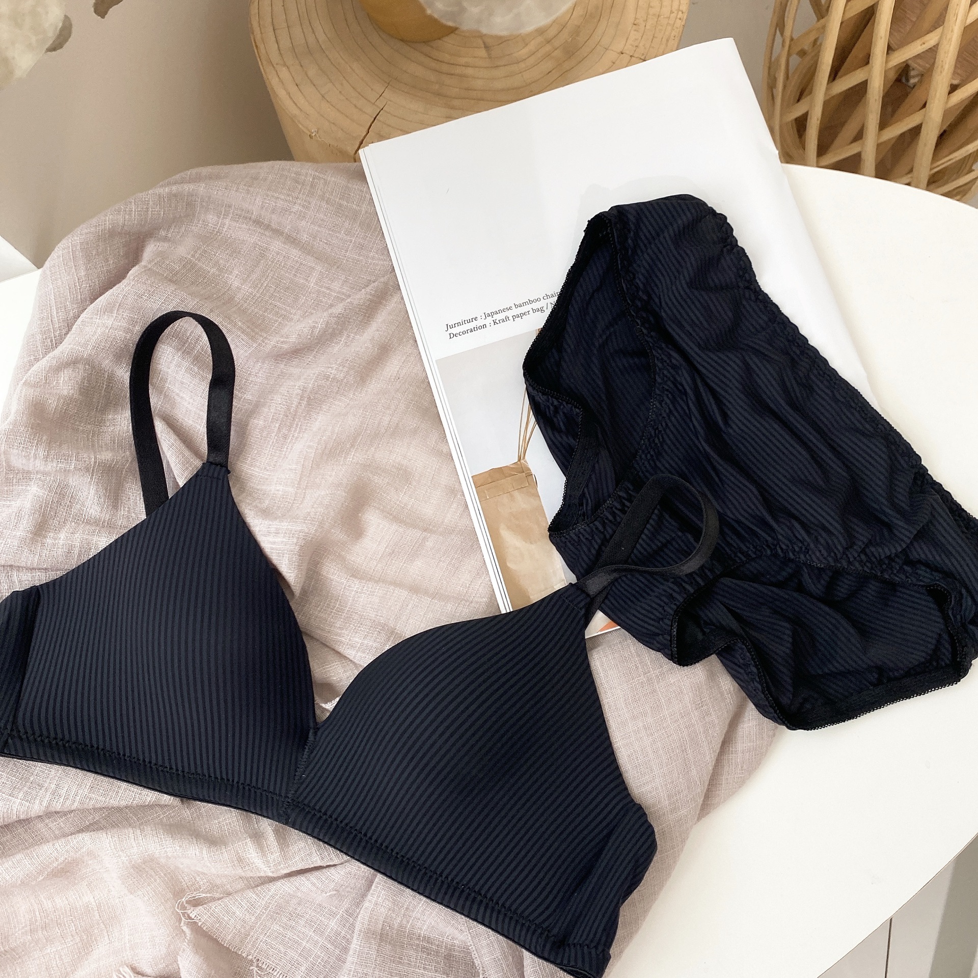 Recolección lateral tridimensional francesa cómoda sin costuras, soporte superior, leche antideslizante, ropa interior antiflacidez, sujetador de texto femenino