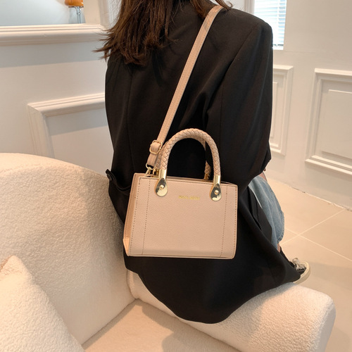 This year's popular handbag women's retro crossbody bag small square bag autumn new fashion simple shoulder bag