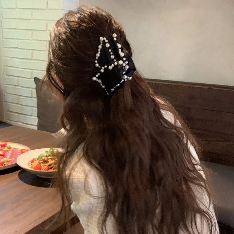 法式优雅缎面珍珠三角抓夹小香风气质复古后脑勺盘发鲨鱼夹头饰女|undefined