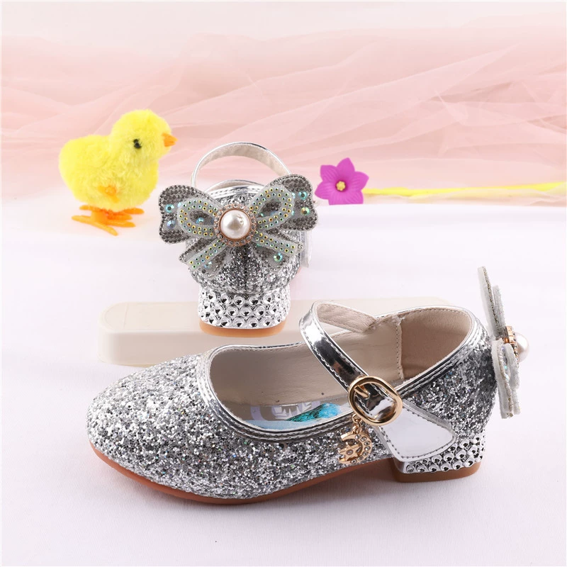 Весенняя и осенняя новая мода для детей серебряные туфли с бантиками девушка подиумы принимает танцевальное шоу для девочек на высоких каблуках