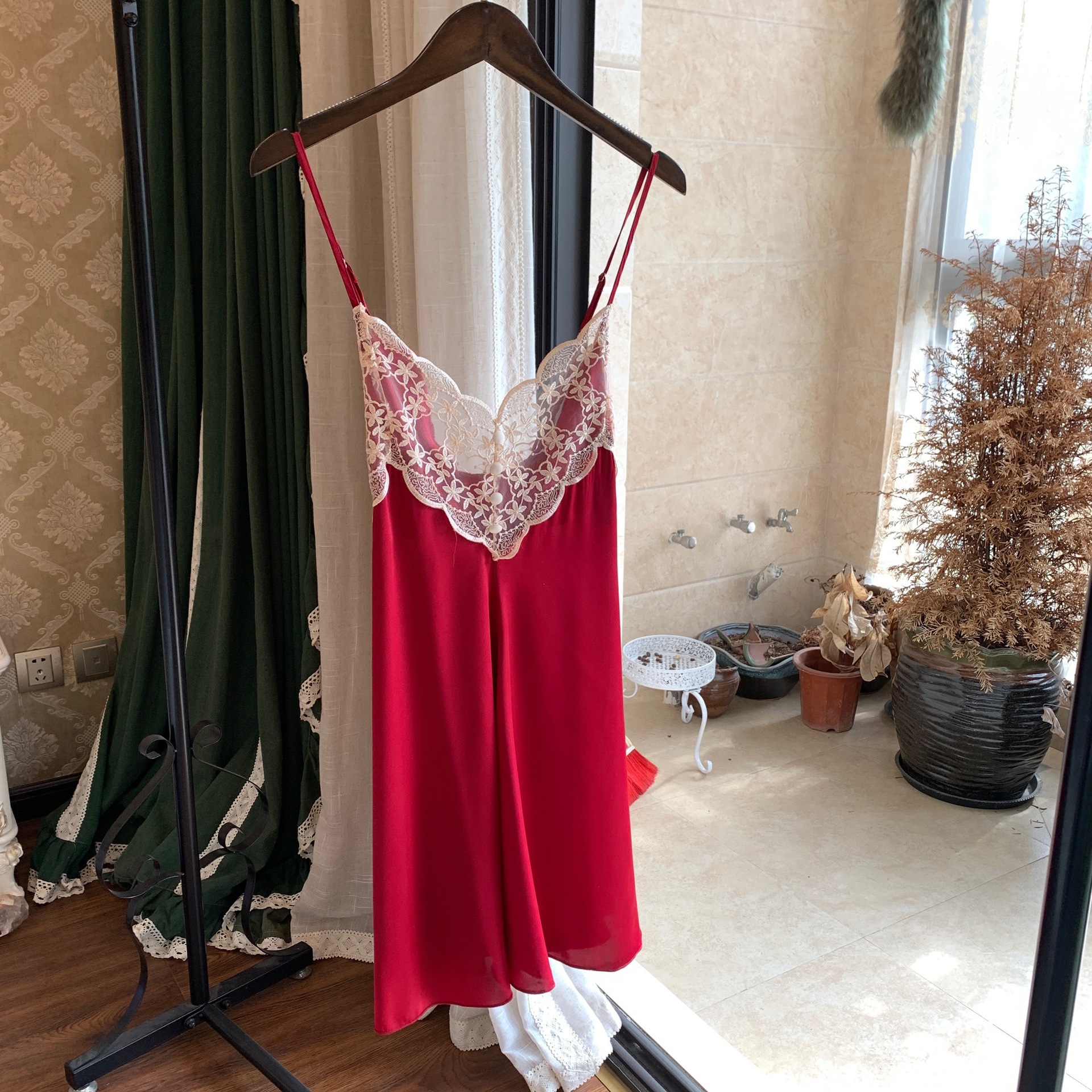 24291235-D4C6-4F93-9BF1-066FD9