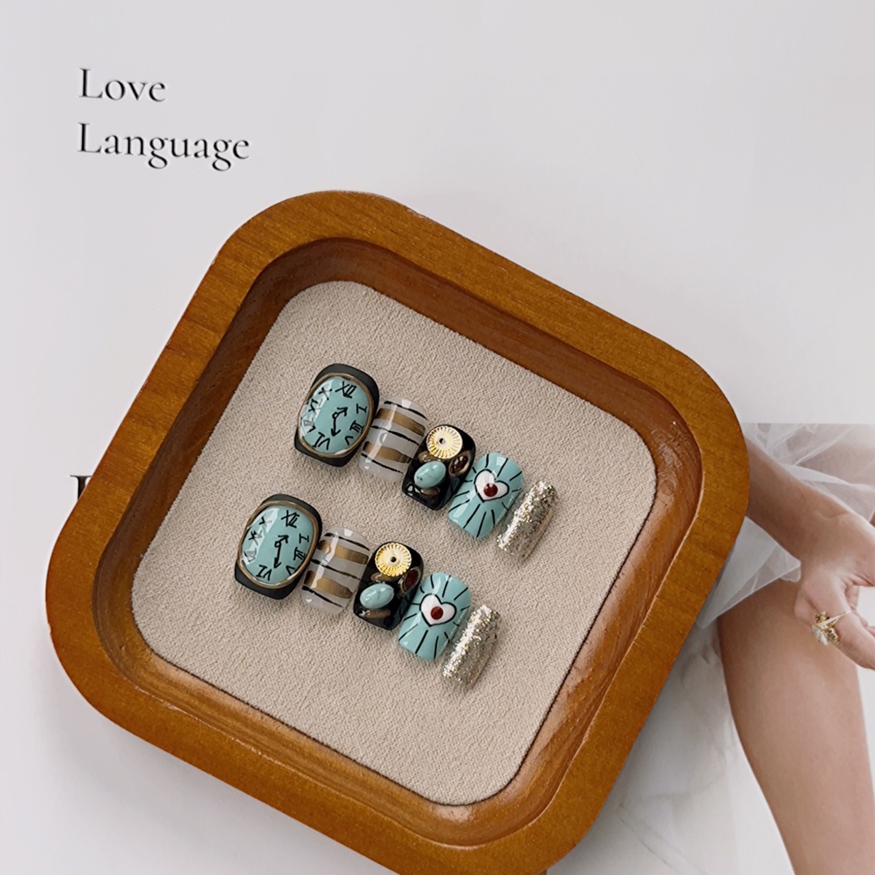 【复古卡通眼睛】钟表盘穿戴甲成品 ins风高级感小众蓝绿色系美甲