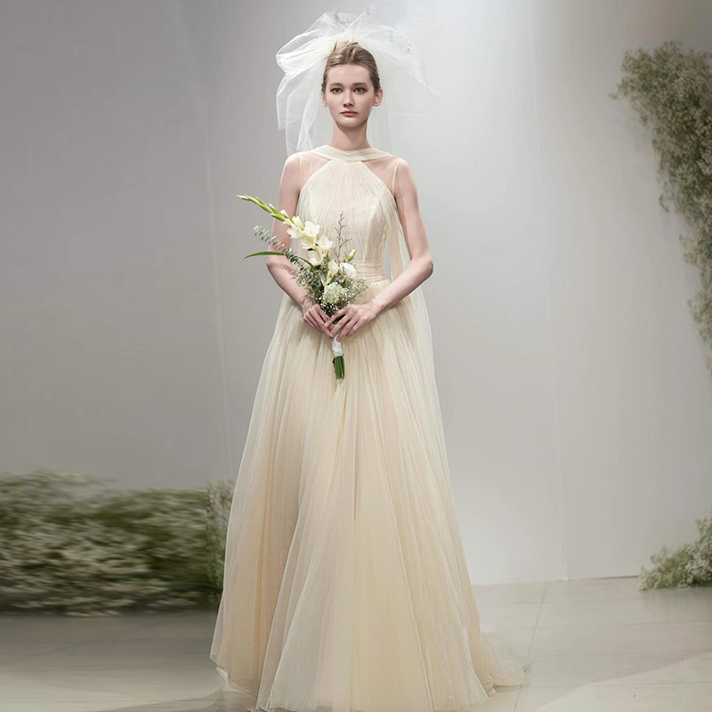 Estrellas con el mismo cuello colgante vestido de boda ligero 2026 verano nuevo estilo de novia exterior viaje de bienvenida hilo ligero francés hilo de salida