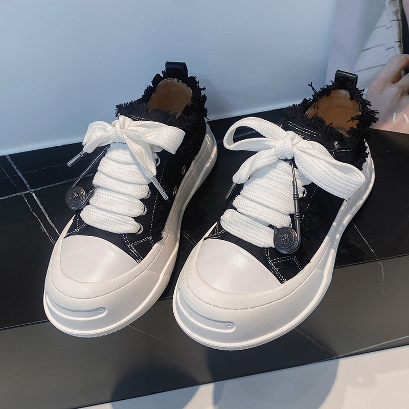 2023 Summer New Open-mouth Laughing Board Shoes Large Size 41-45 Thick-soled Lace-up Pin Couple's Niche Canvas Shoes