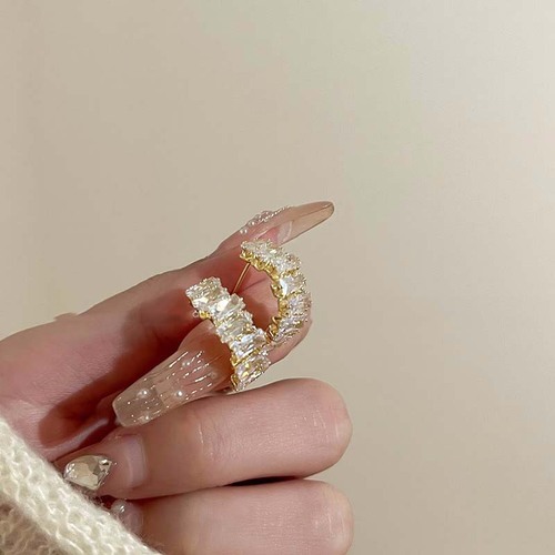 High-end sense of exquisite zirconium curved earrings for women, 2024 new fashion trendy versatile temperament delicate earrings