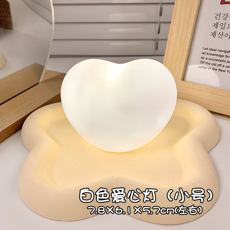 Luz nocturna creativa de dibujos animados, linda lámpara de ambiente para mesita de noche, juguete brillante para puesto de mercado nocturno, suministro al por mayor de regalos de cumpleaños