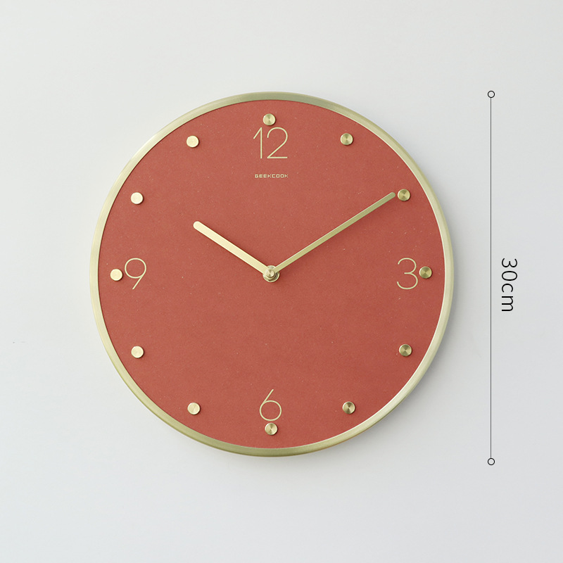 Metal mudo reloj de oscilación: Color de lujo ligero moderno lujo ligero ins Reloj de pared latón escala color MDF reloj cara