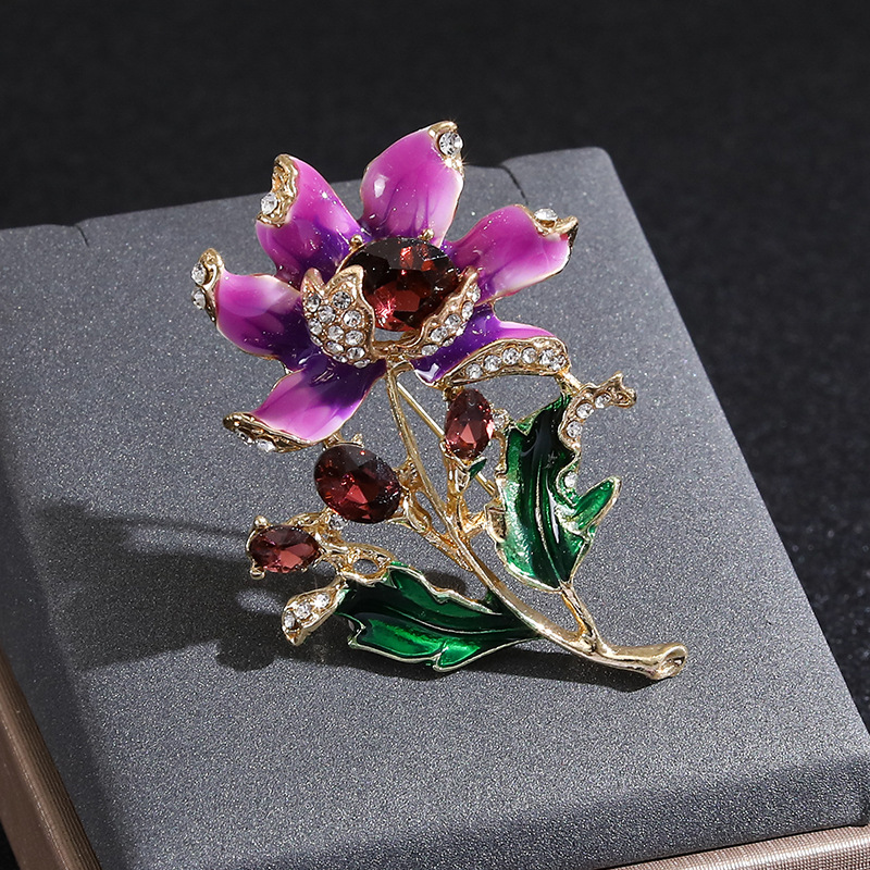 Factory Direct Supply Purple Enamel Flower Brooch Elegant Fashion Plant Series Wedding Party Casual Corsage Wholesale