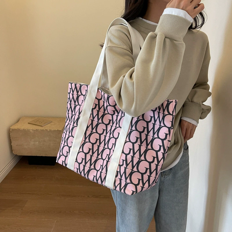 Capacious shopping bag, Thailand, internet celebrity