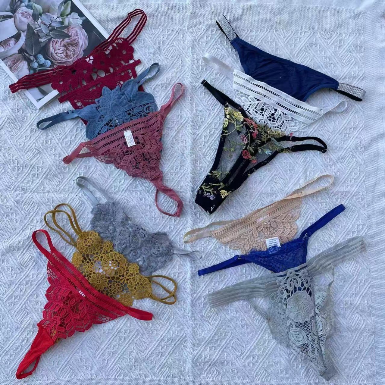 Bragas de mujer exquisitamente bordadas de color mixto, tanga de cintura baja transparente sexy, pantalones en T transpirables de verano, Grecia
