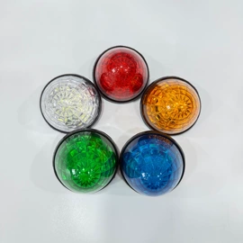 示宽灯;尾灯;转向灯、角灯