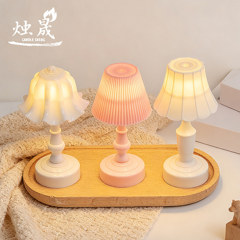 Ins Vintage Nightlight Table Lamp Bedroom Bedside Lamp Dormitory Creative Desktop Ornaments Birthday Gift Female Sleep Lamp