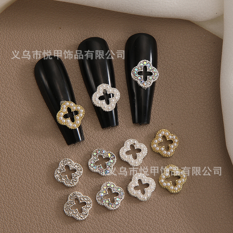 Cross-border best-selling light luxury hollow four-leaf clover nail art accessories alloy metal DIY wearable nail decorations wholesale Cross-border best-selling light luxury hollow four-leaf clover nail art accessories alloy metal DIY wearable nail decorations wholesale