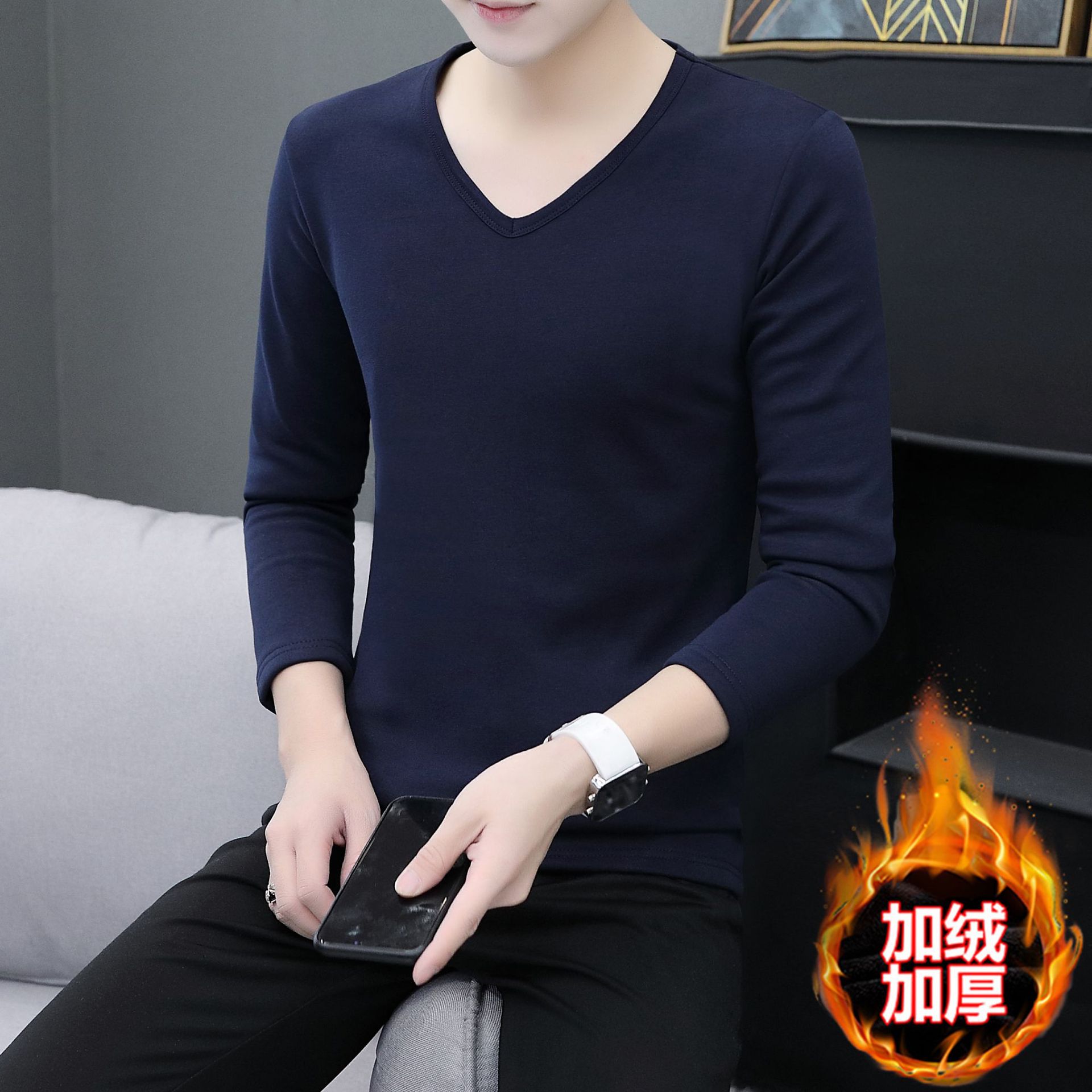벨벳 브이넥 사파이어 블루
