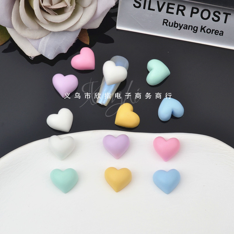 Accessory for manicure heart-shaped heart shaped