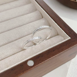 项链;戒指;耳钉