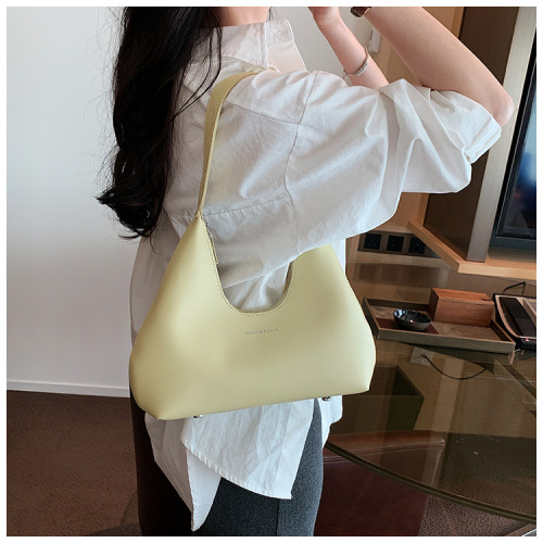 Korean niche bag for women, fashionable portable shoulder bag for women, high-end trendy retro armpit bag for women