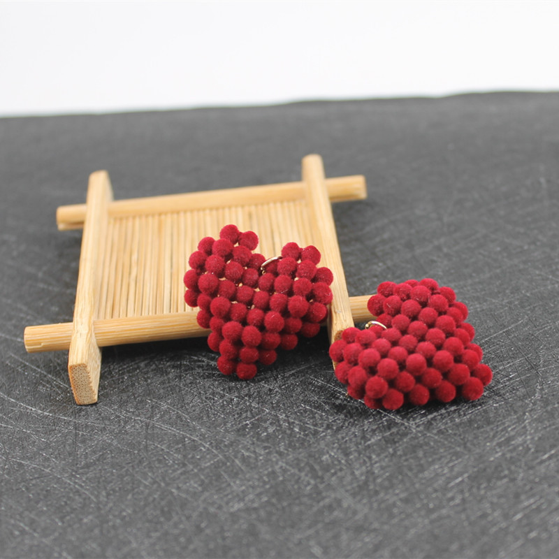 Demi-season trend fashionable elegant earrings heart-shaped, simple and elegant design