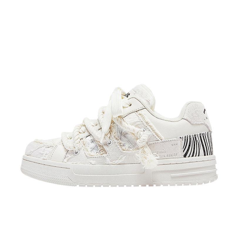 Baskets basses bread blanches tendance aesthetic chaussures casual_voghion.com