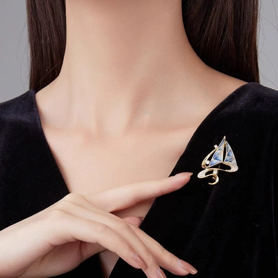 Pin Suit Accessories, Yaxa sancaqları