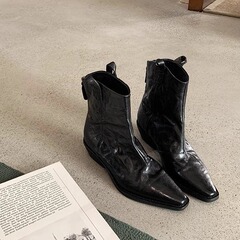 牛革版 ~ ブドウのお母さんの同じタイプの先のV口の復古のデニムのやせている靴の太さとしわの感の西部のショートブーツの女性の秋冬