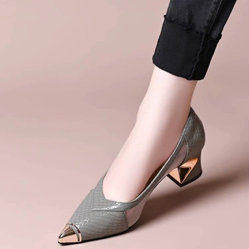 2025 новых летних женских балеток на низком каблуке (3-5 см), с заострённым носком и из искусственной кожи
