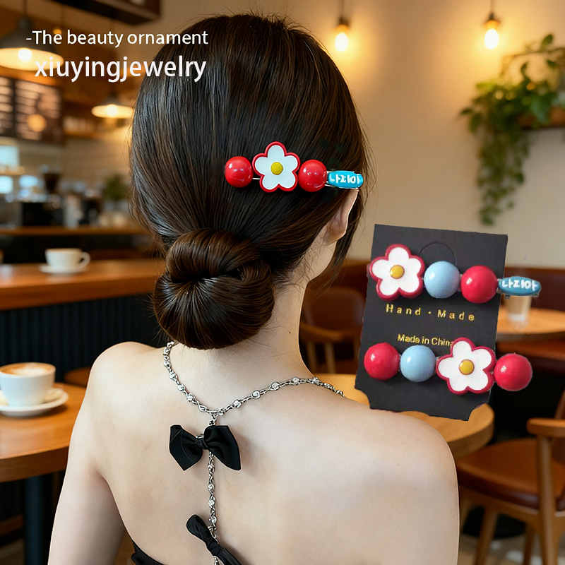 Wholesale Hair Accessories from Dollar Stores: Five-Petal Flower Trendy Hair Clips, Cartoon Hair Accessories, Duckbill Clips, Small Goods Wholesale for Street Vendors