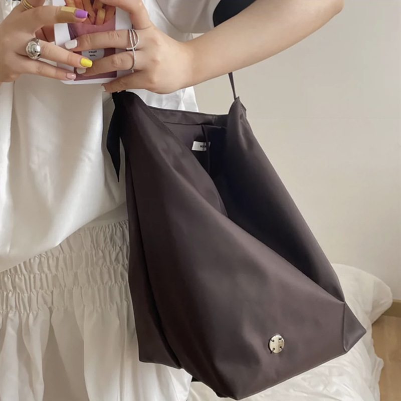 Borsa a tracolla da donna di grande capacità The/Row Nylon Bucket Nuova borsa a tracolla piccola e semplice per pendolari_voghion.com