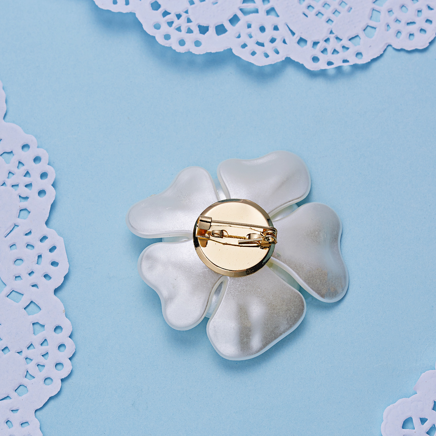 Camellia Brooch Scarf Buckle For Women Floral Fashionable Accessory_voghion.com