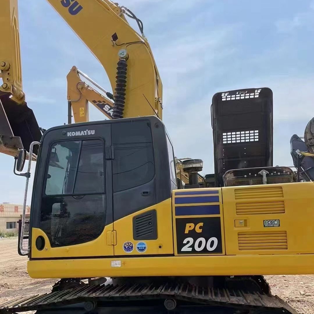 Compra doméstica y extranjera dedicada a la segunda mano Komatsu 200 PC220 SanY215 Carter 320 excavadora