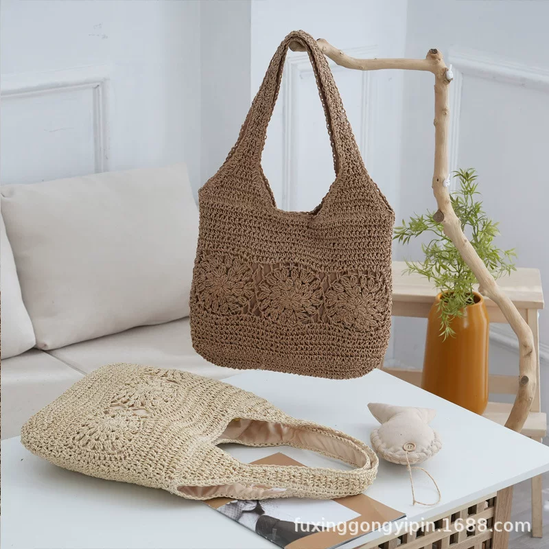 Beach straw capacious one-shoulder bag