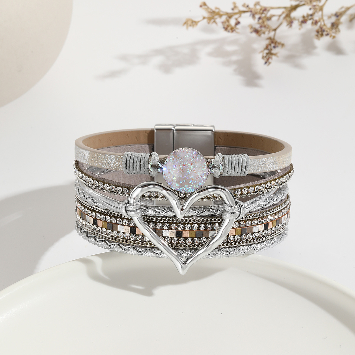Elegant Classic Style Heart Shape Pu Leather Inlay Rhinestones Women's Bracelets display picture 4