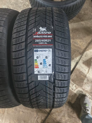 275/40R21 Can Be Studded, Vehicle tire