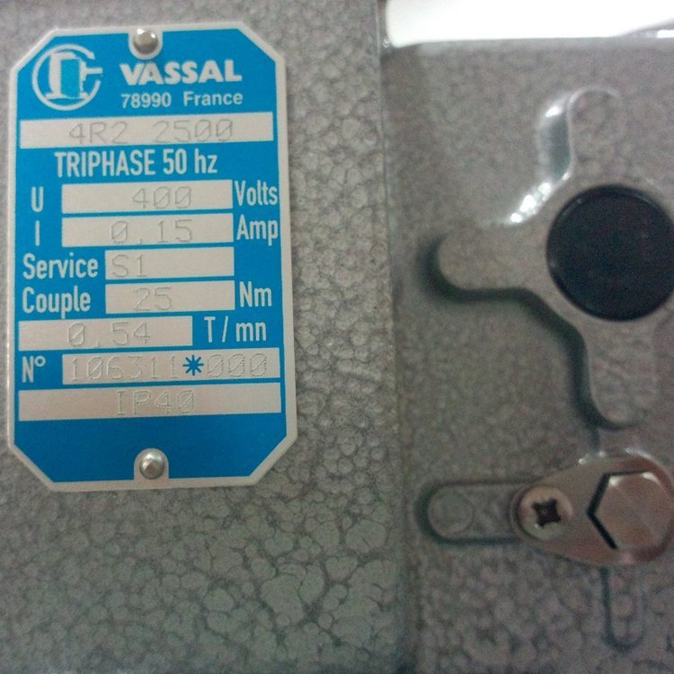 法国VASSAL减速机4R2-2500/400V/50Hz齿轮减速电机