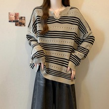 设计感镂空条纹针织衫毛衣领长袖女秋冬新款大码胖美拉德上衣