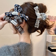 韩系学院风~格纹布艺褶皱小熊抓夹女高级感时髦洋气搭发夹盘发器