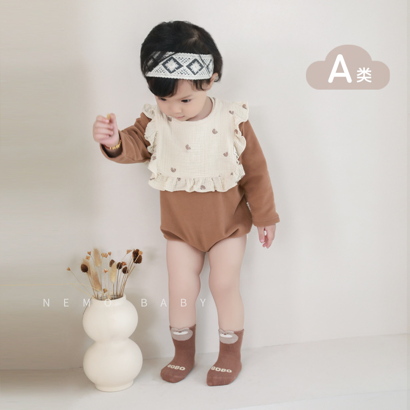 Calcetines de piso de bebé primavera y otoño interior pegamento de fondo completo antideslizante a prueba de frío letras de dibujos animados lindos niños y niñas calcetines de niño