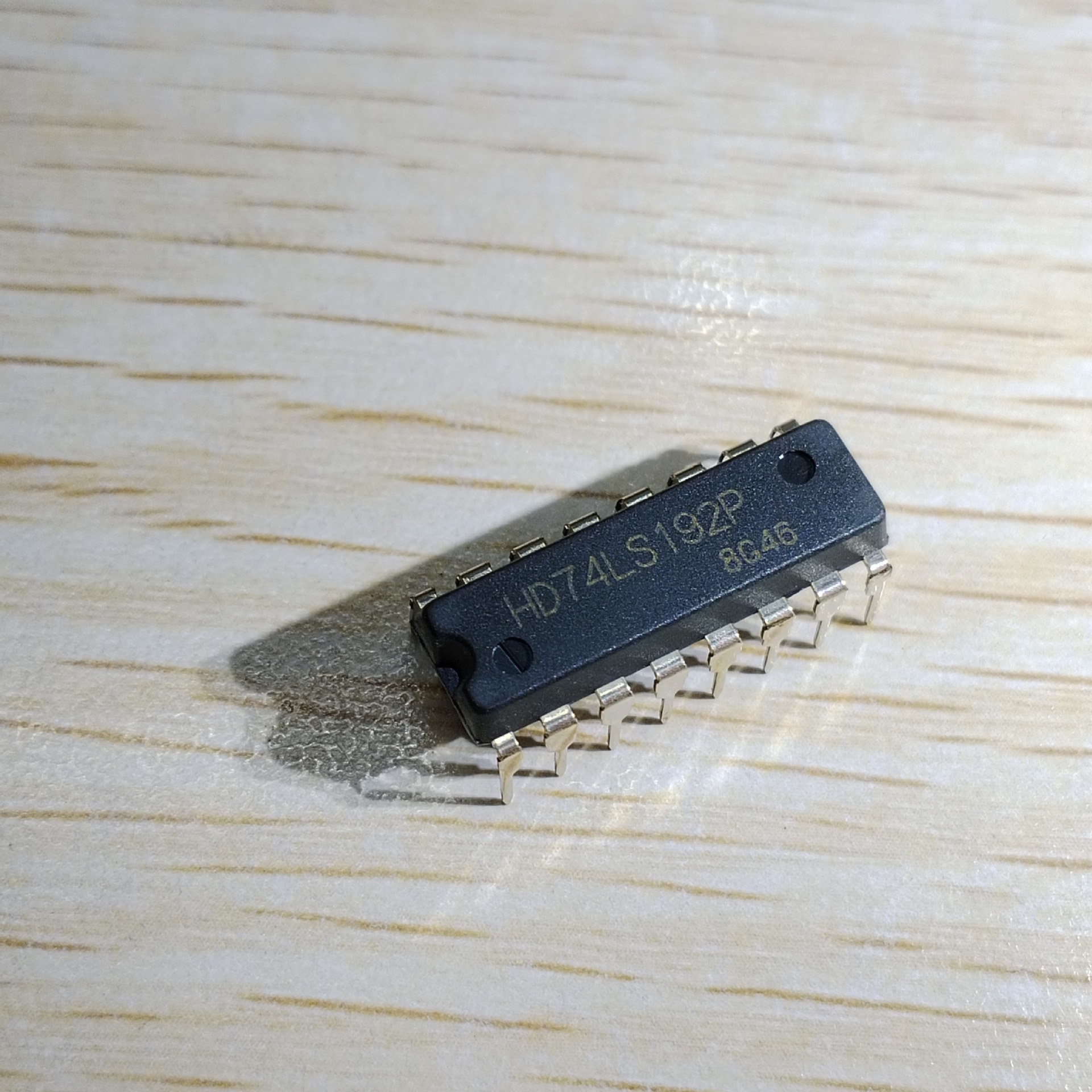 HD74LS192P