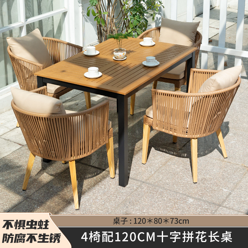 4 sillas con mesa larga de mosaico cruzado de 120cm