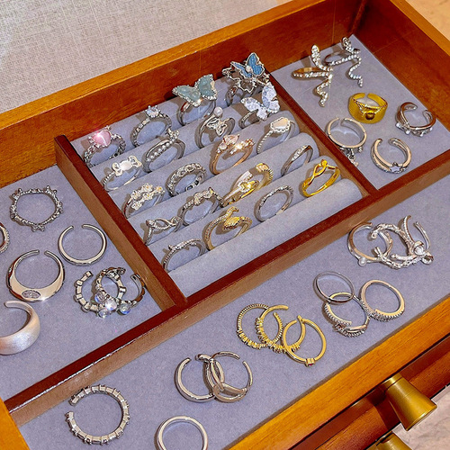 Light Luxury Versatile Sparkling Diamond Ring for Women, Unique Design, High-End Simple Band, Index Finger Ring, Hand Jewelry, Wholesale