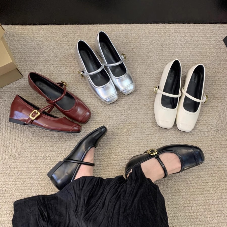 Pequeño aumento de 5cm de altura plateada zapatos de mujer primavera 2024 nuevo estilo francés cabeza redonda zapatos de boca superficial