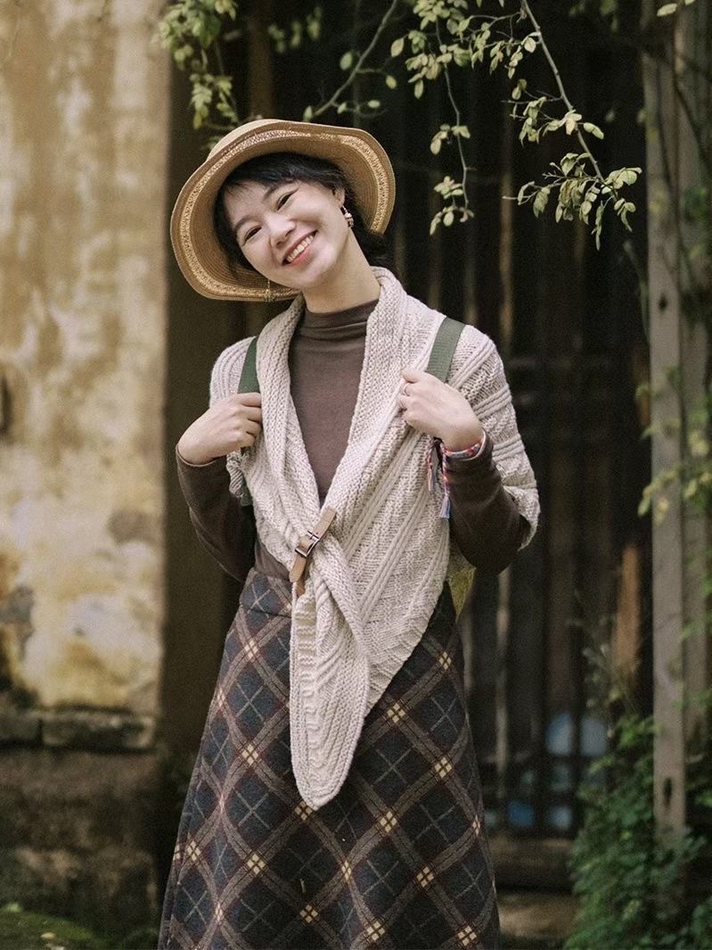 Women's Elegant Solid Color Knit Scarf display picture 2