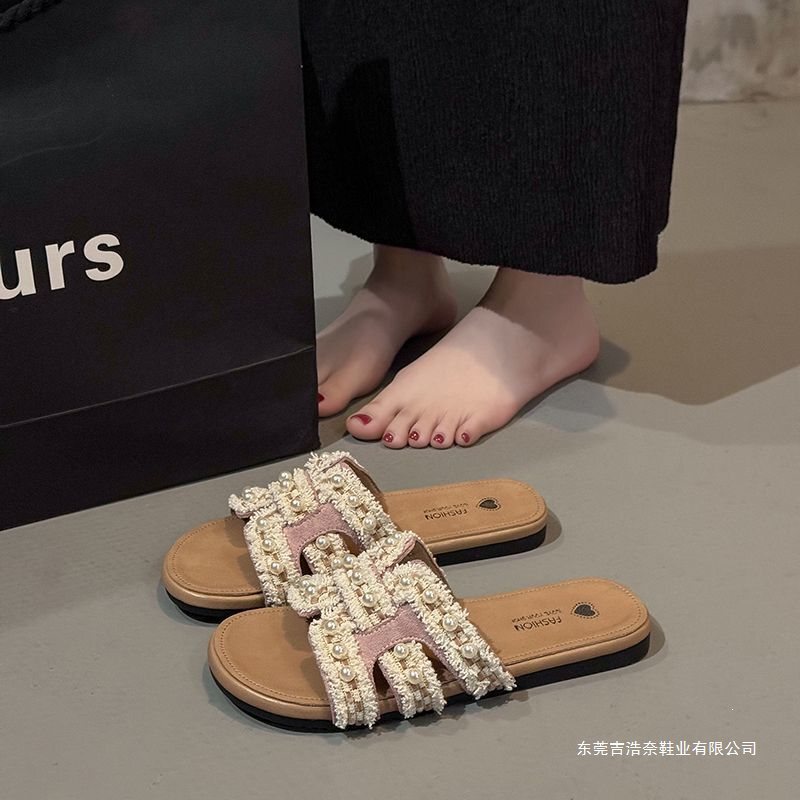 French-style elegance! Elegant! 2025 new women's summer outdoor flat sandals with fairy pearls and a single strap for adults