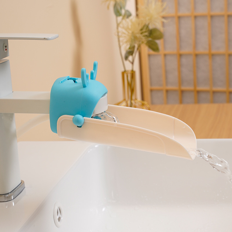 Sanitary Room Children Cute Deer Water Guide Silicone Cute Faucet Extender for Baby Handwashing Splash Proof Gadget