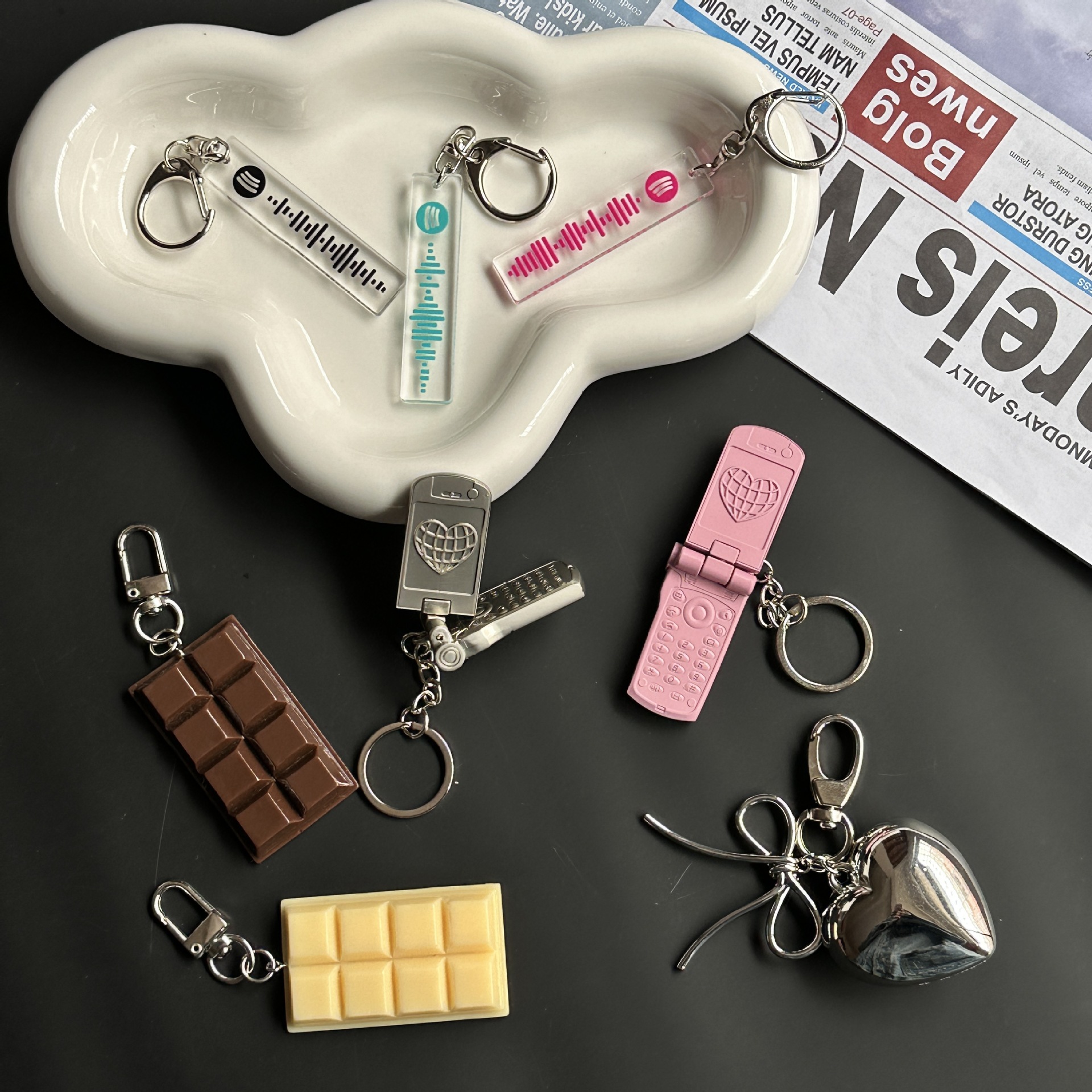 64g Weight Bag Pendant, Keychain Classification 1 Piece Quantity Holiday, Street Occasion Acrylic Material Chocolate, Mobile Phone Pattern Unisex Gender Streetwear Style Streetwear Chocolate Mobile Phone Arylic Unisex Bag Pendant Keychain 无