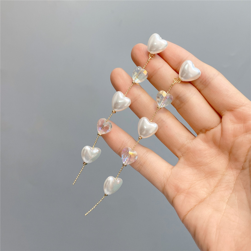 Temperament Love Chain Long Tassel Earrings Transparent Crystal Earrings Metallic Heart-shaped Earrings display picture 4