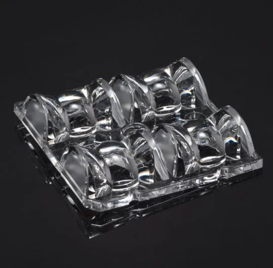 Оптическая линза LEDiL C16044HB2X2O с высокой светопропускной способностью, 50x50 мм, термостойкая, для точного распределения света.