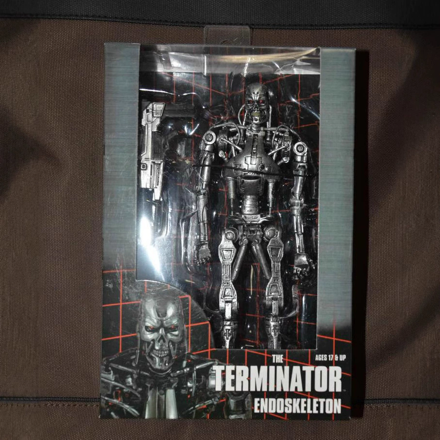 NECA 39859 Terminator T800 Settleer Future Warrior T1000 Robotic Hand Model Box